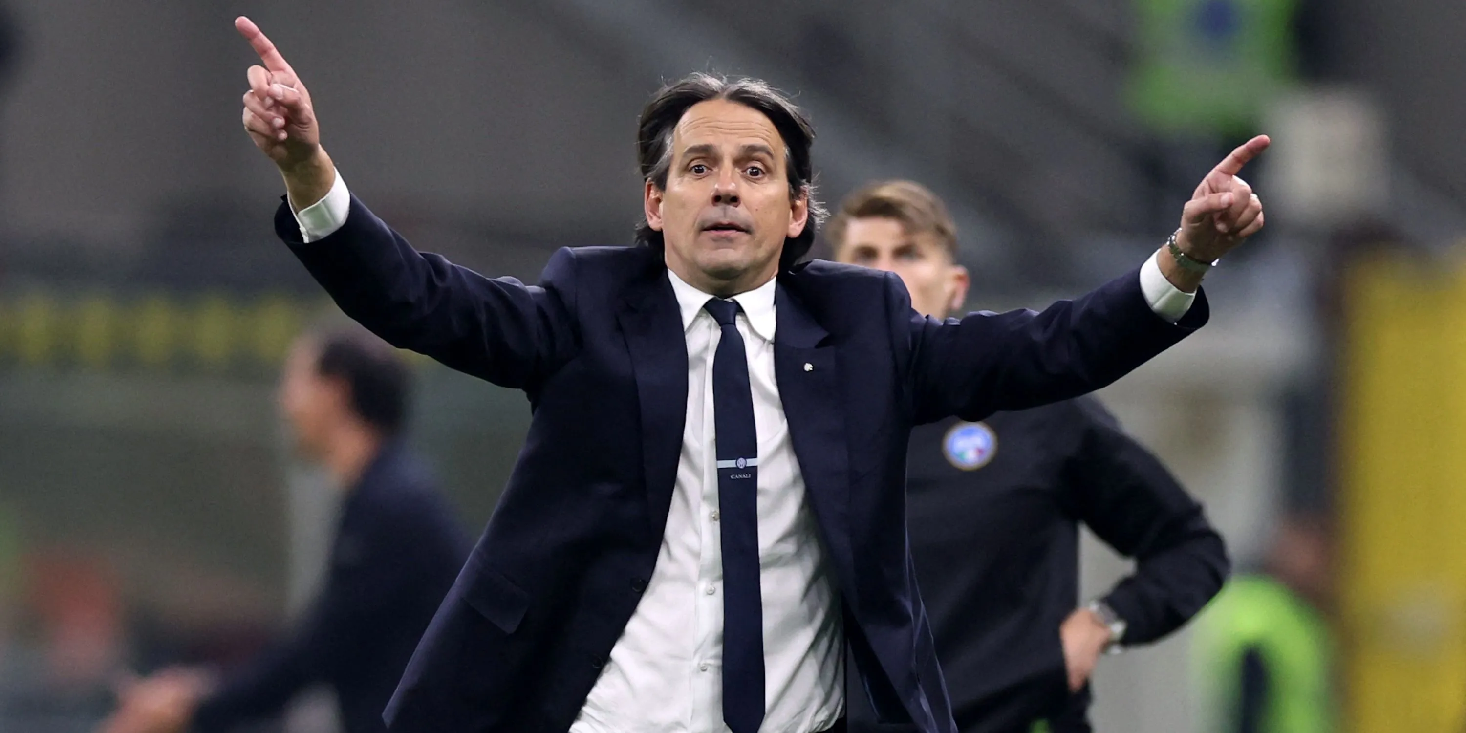 HLV Simone Inzaghi của Inter Milan, người đang lọt vào tầm ngắm của cả Tottenham và Chelsea cho vị trí thuyền trưởng mới