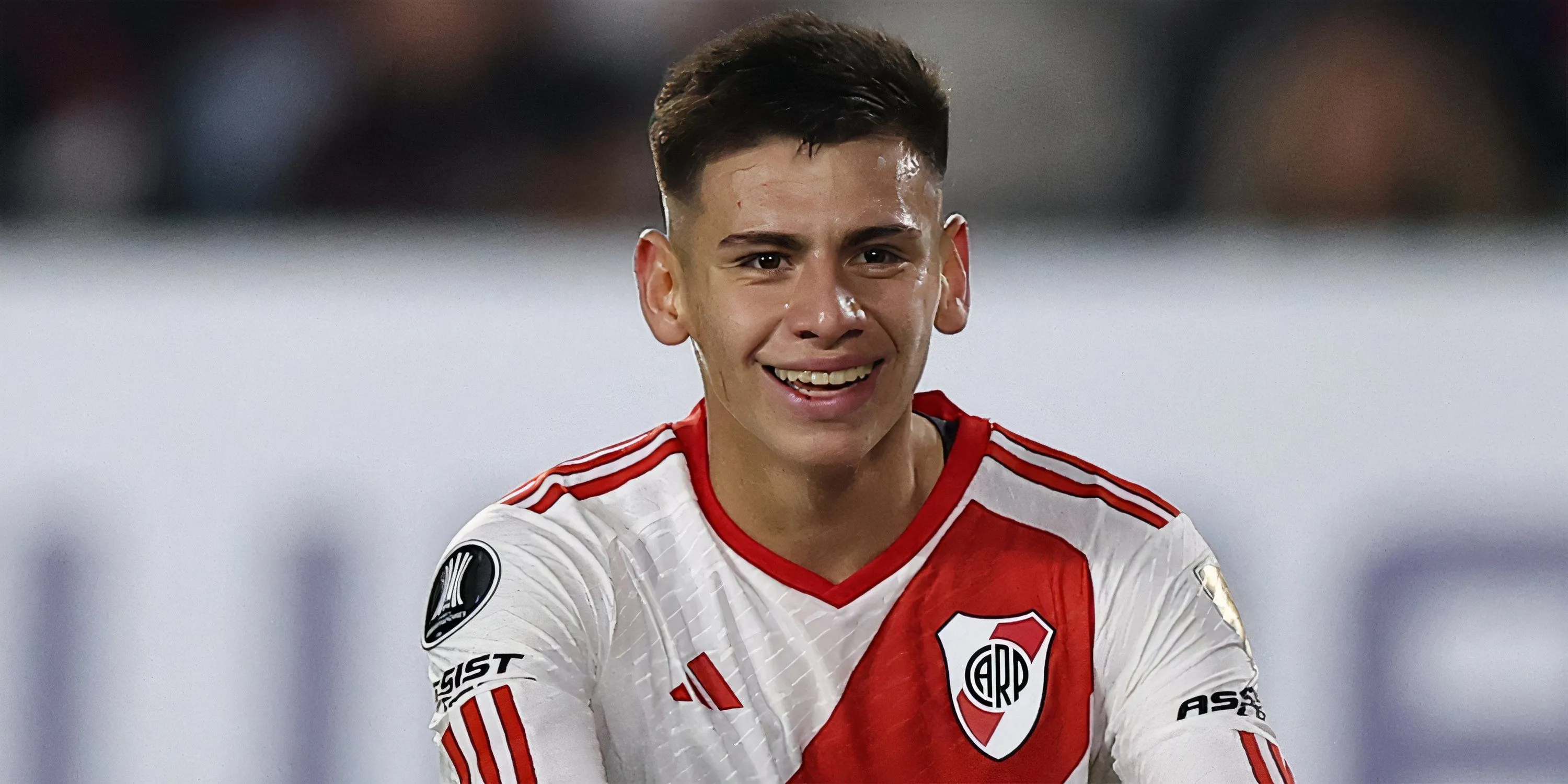 Claudio Echeverri in action for River Plate