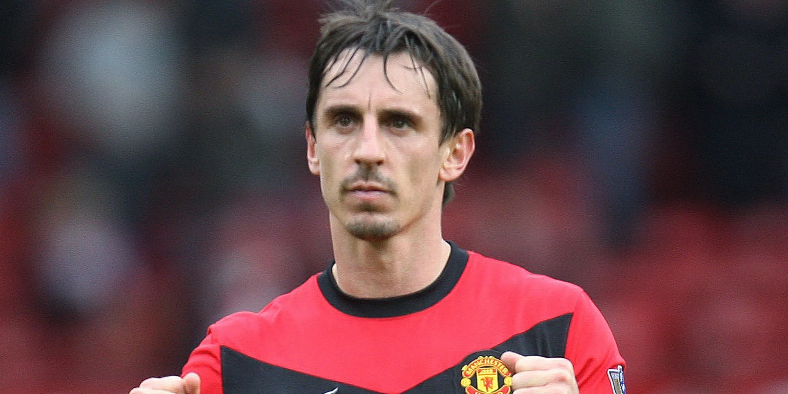 Đội trưởng Gary Neville, biểu tượng của sự bền bỉ và chuyên nghiệp tại Manchester United