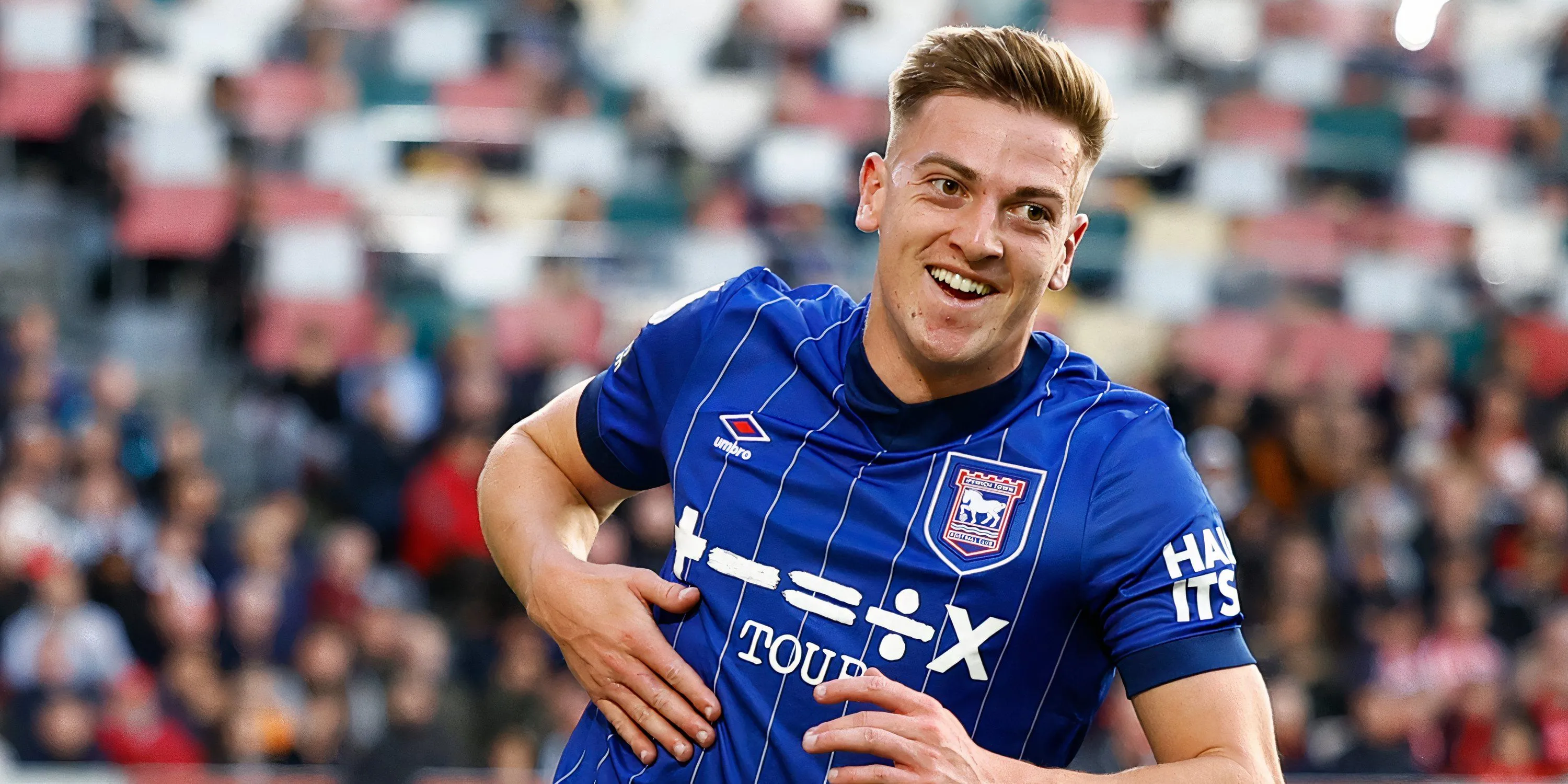 Tiền đạo trẻ Liam Delap từ Ipswich gia nhập Chelsea, thương vụ chuyển nhượng đáng chú ý của The Blues