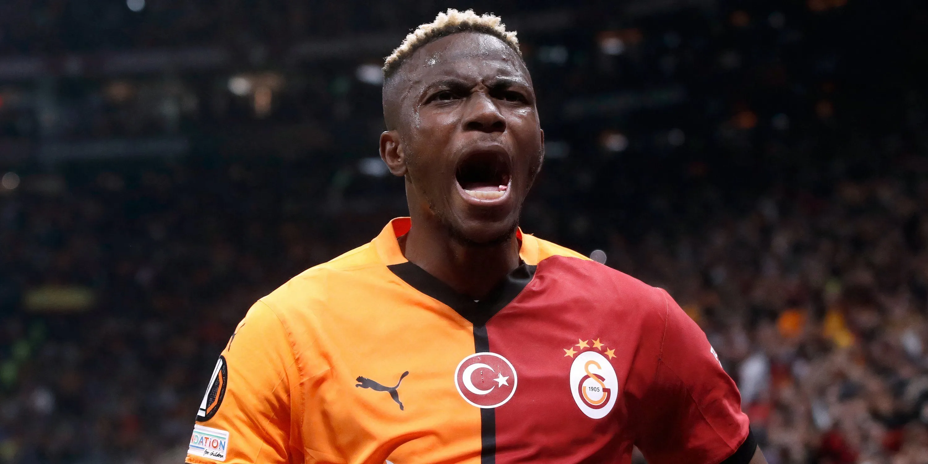 Victor Osimhen ăn mừng bàn thắng quan trọng