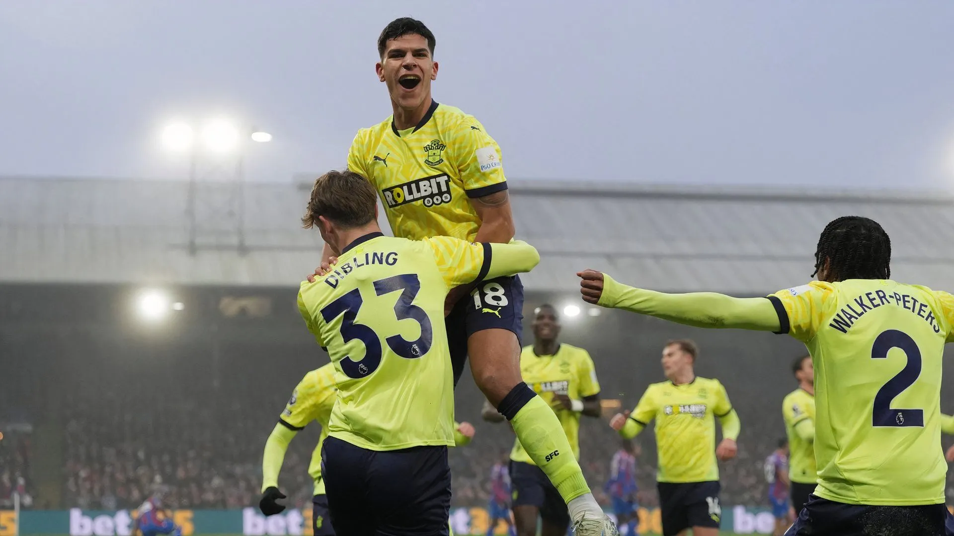 Cầu thủ Southampton tìm cách thích nghi với giải đấu