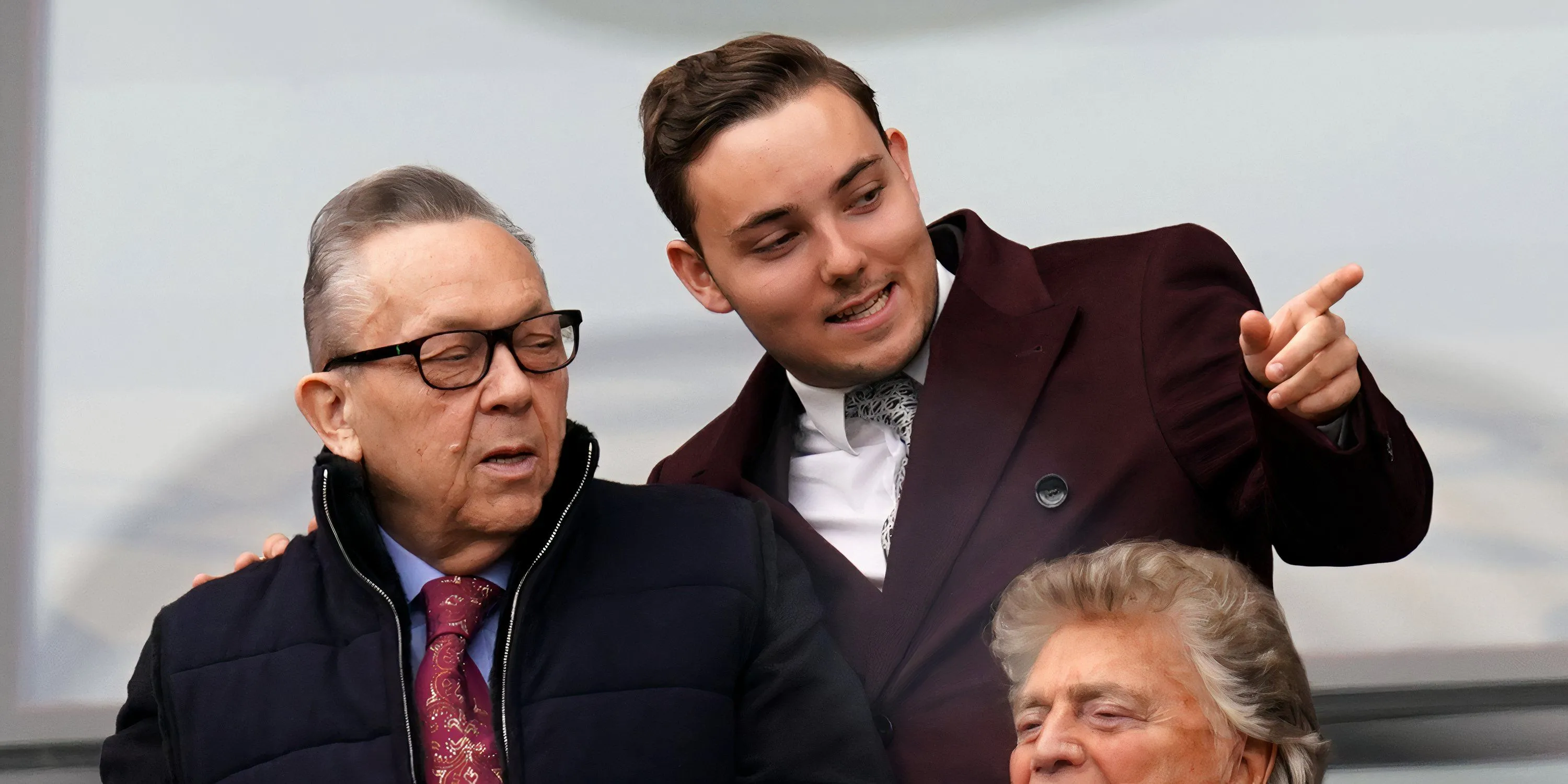 Chủ sở hữu West Ham David Sullivan và Jack Sullivan