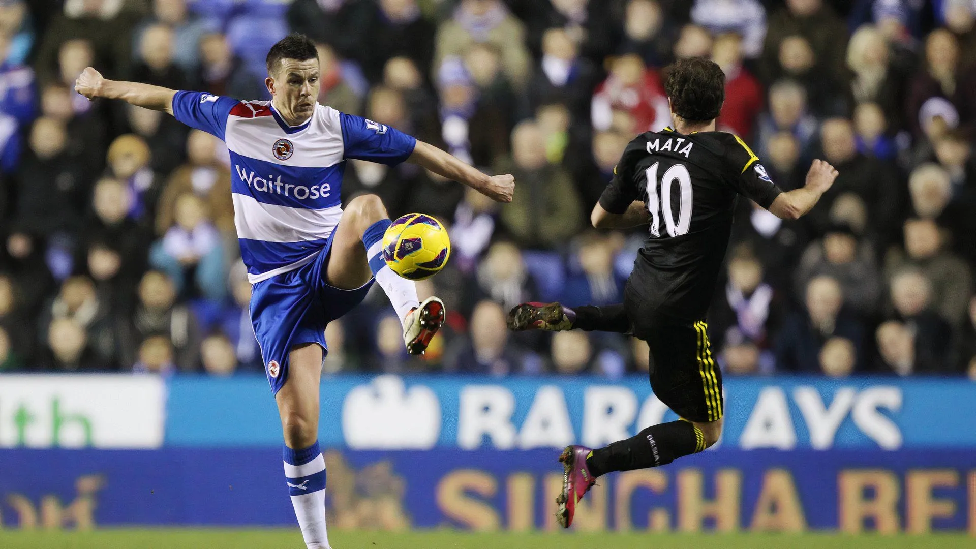 Ian Harte, hậu vệ trái sở hữu những cú sút phạt thần sầu, trong màu áo Reading, ghi dấu ấn với khả năng tấn công vượt trội dù đã ở giai đoạn cuối sự nghiệp tại Championship.