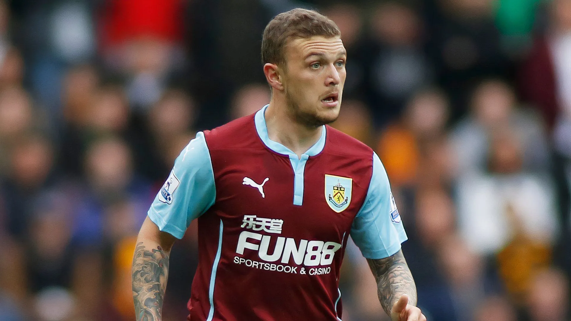 Kieran Trippier, hậu vệ phải tài năng của tuyển Anh, trong một trận đấu, minh chứng cho sự thăng tiến vượt bậc từ Championship đến đỉnh cao Ngoại hạng Anh và châu Âu.