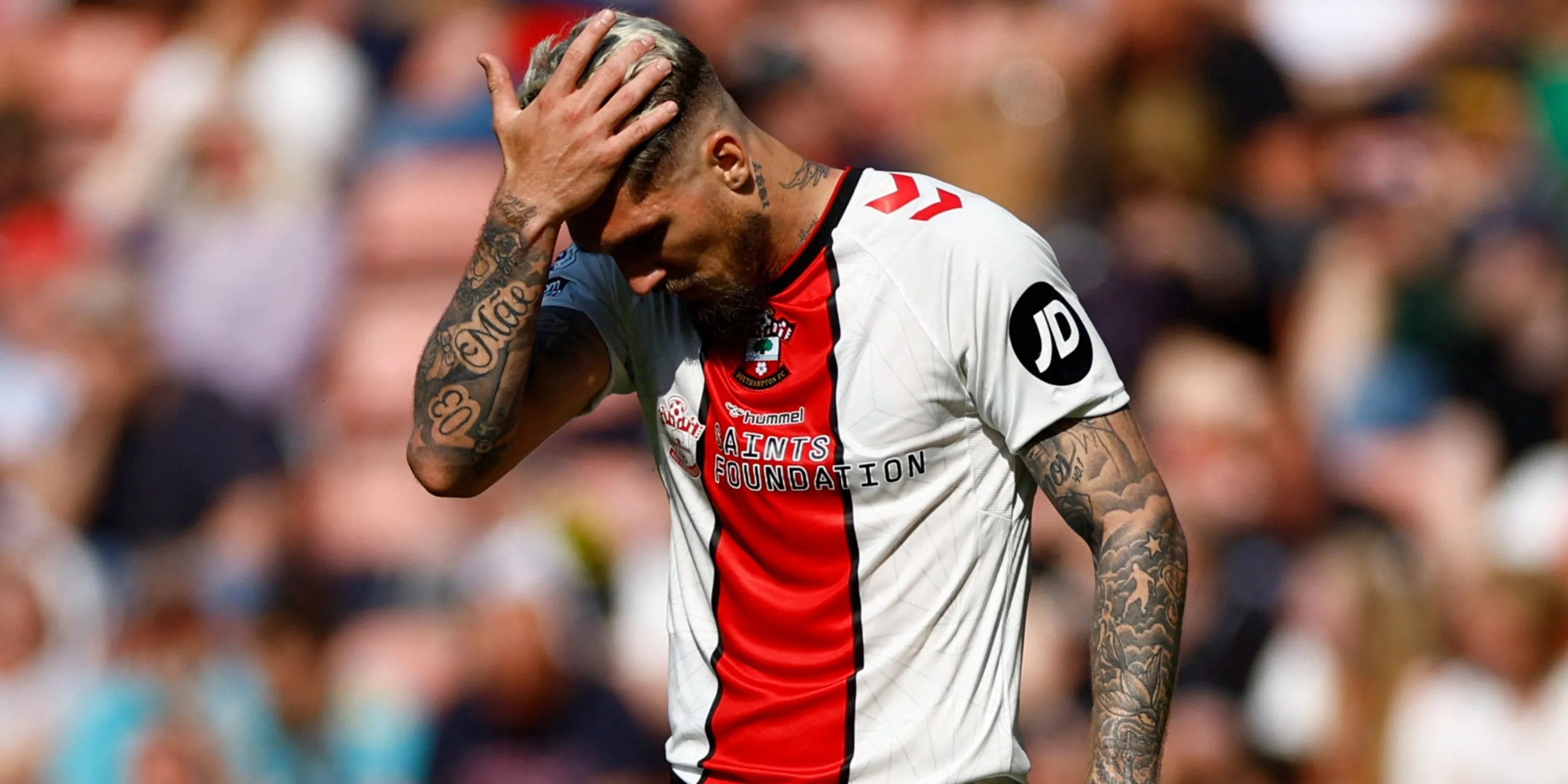 Lyanco, cựu trung vệ Southampton và mục tiêu chuyển nhượng của Everton, mang kinh nghiệm thi đấu tại Premier League về cho bóng đá Anh.