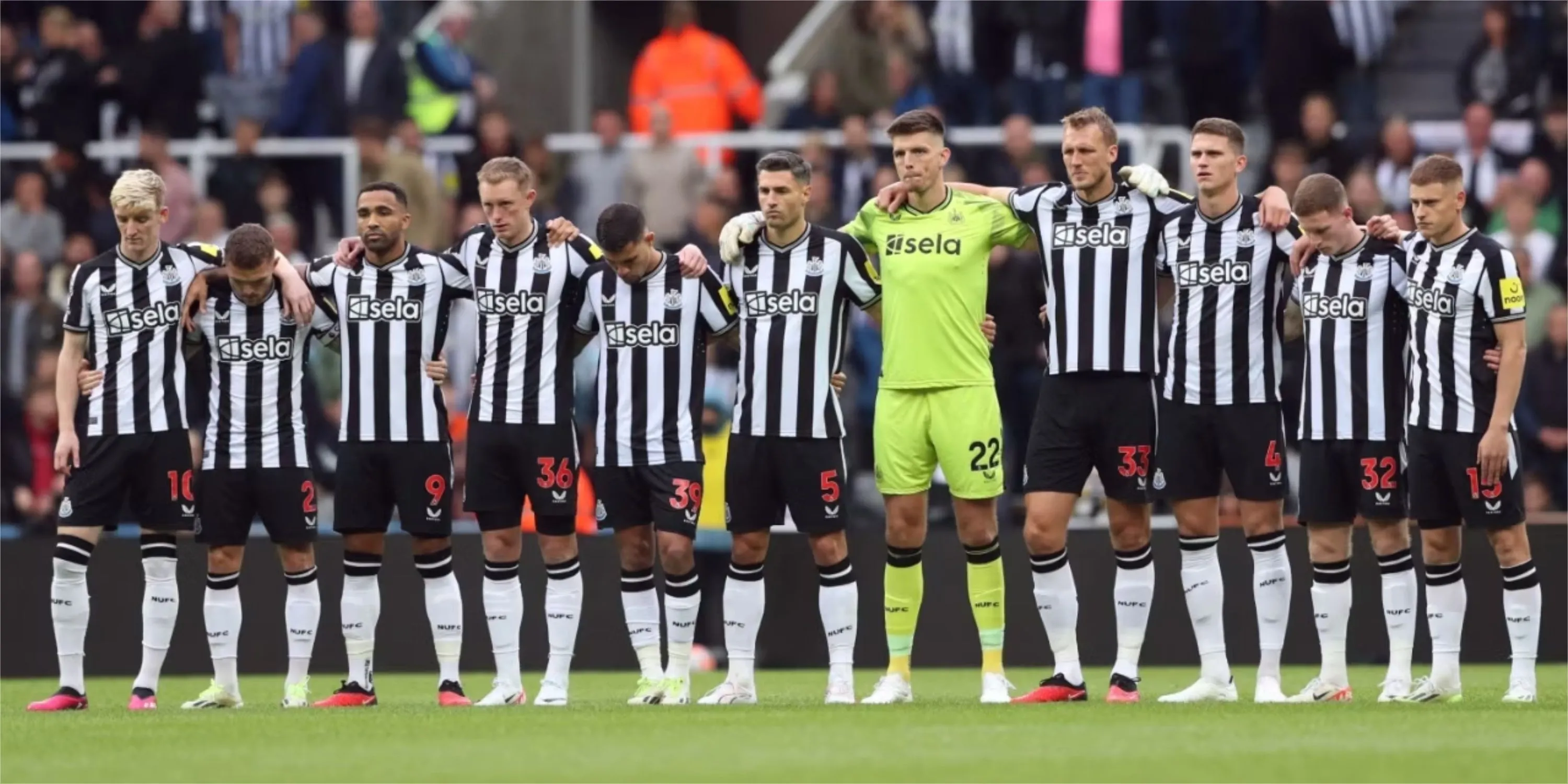 Người hâm mộ Newcastle United trên khán đài St James' Park, chuẩn bị hòa mình vào giai điệu 'Going Home'.