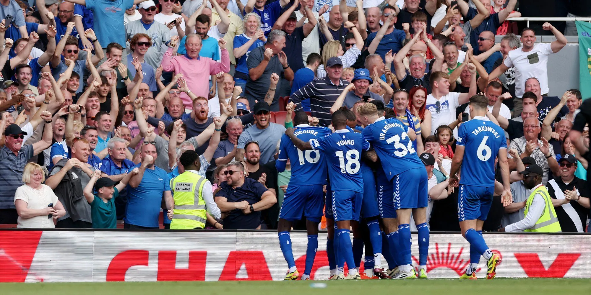 Sân Goodison Park, thánh địa lâu đời của câu lạc bộ Everton và là nơi ngân vang khúc ca Z-Cars Theme.