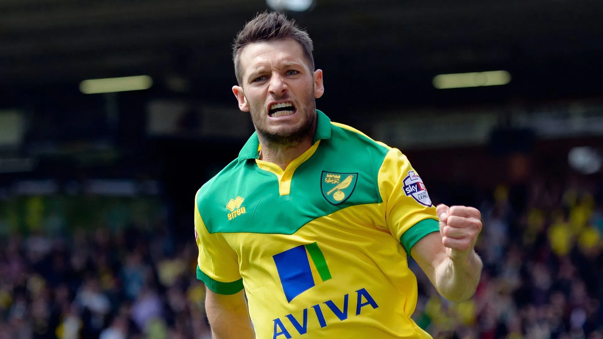 Wes Hoolahan, &quot;Messi Ireland&quot; của Norwich City, với phong thái kiểm soát bóng và khả năng tạo đột biến, góp công lớn vào các chiến dịch thăng hạng của đội bóng tại Championship.
