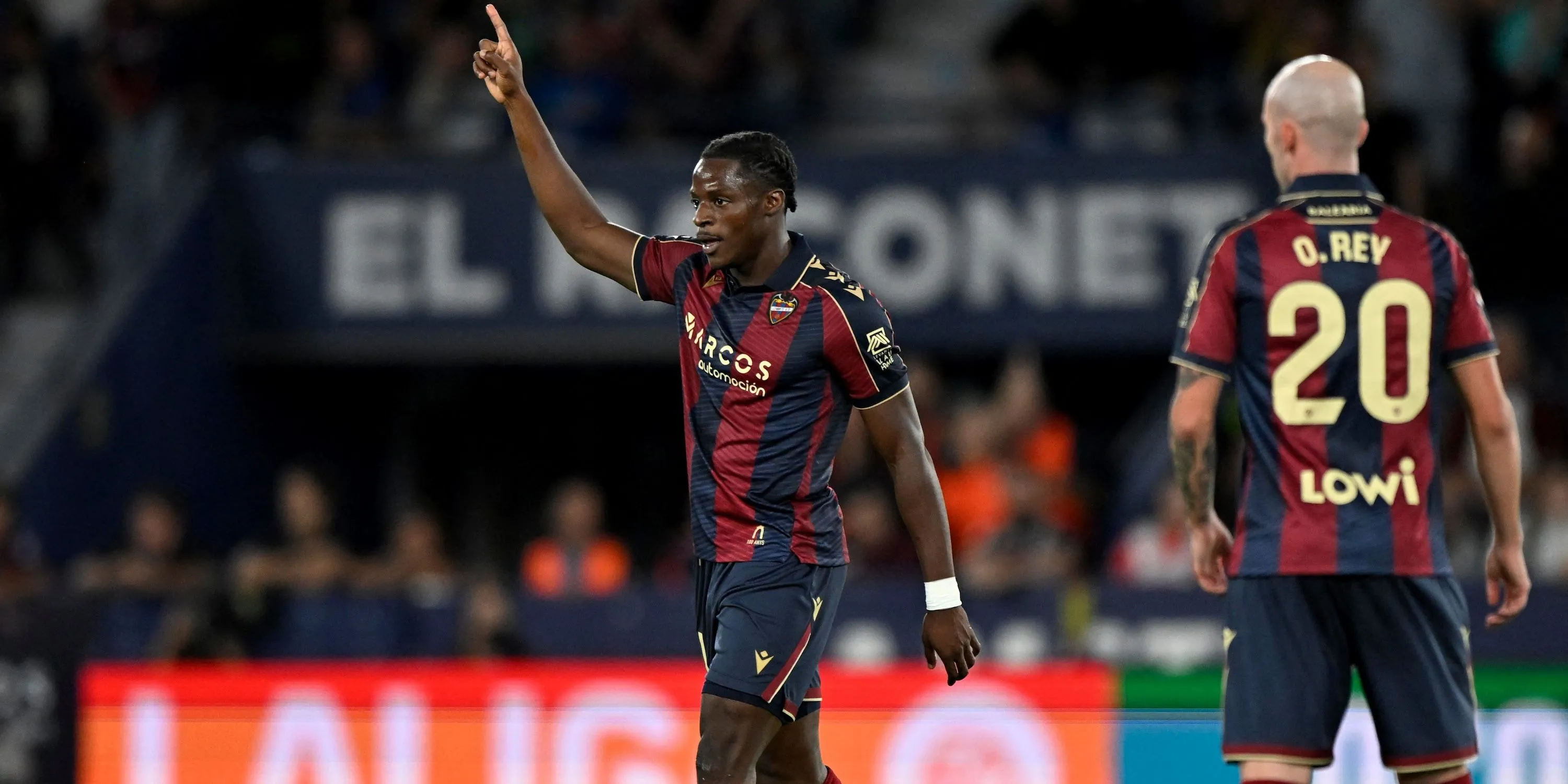 Arsenal tăng cường hàng công với mục tiêu tân binh