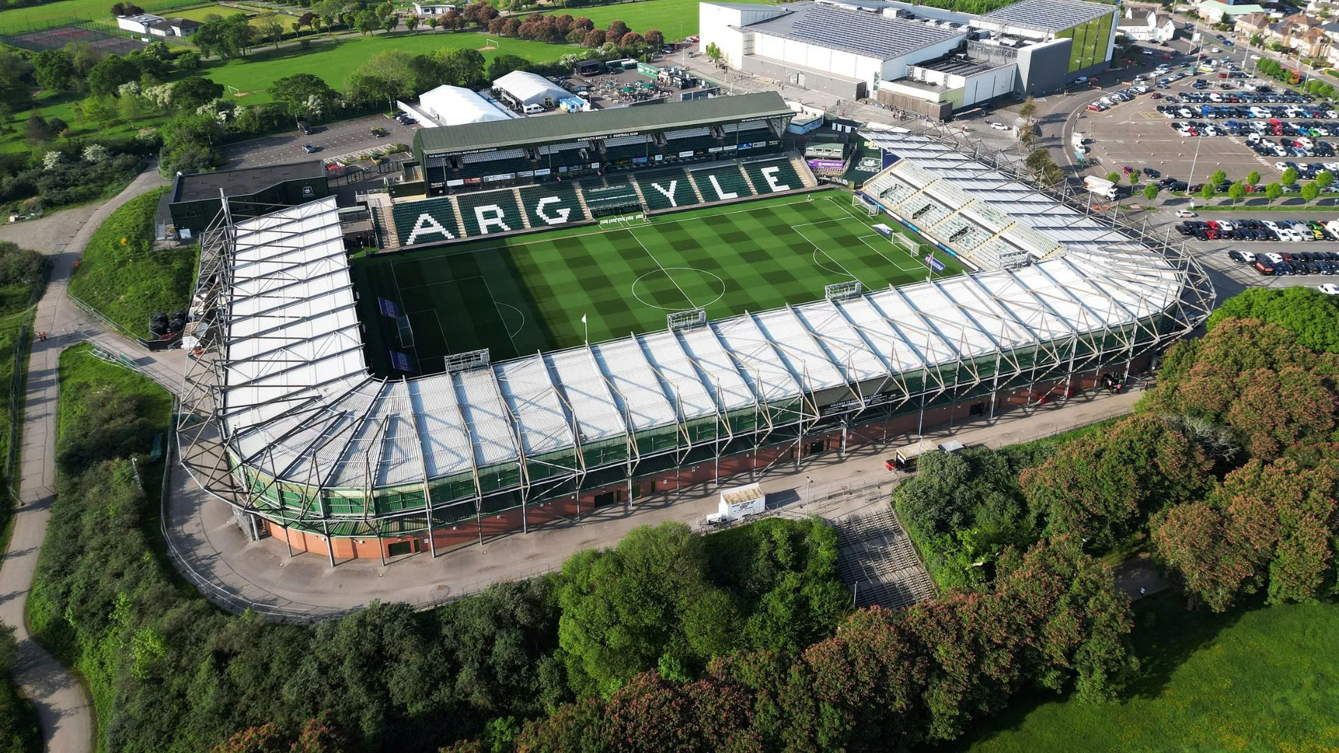 Sân vận động Home Park - căn cứ của Plymouth Argyle