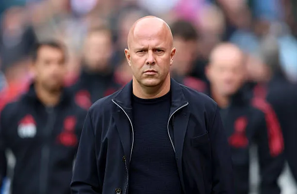 Slot vẫn đang loay hoay tìm cách vực dậy Liverpool